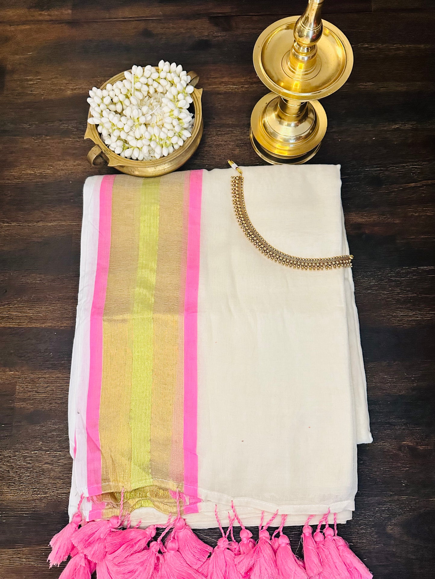 "Peony" Kerala Kasavu Saree