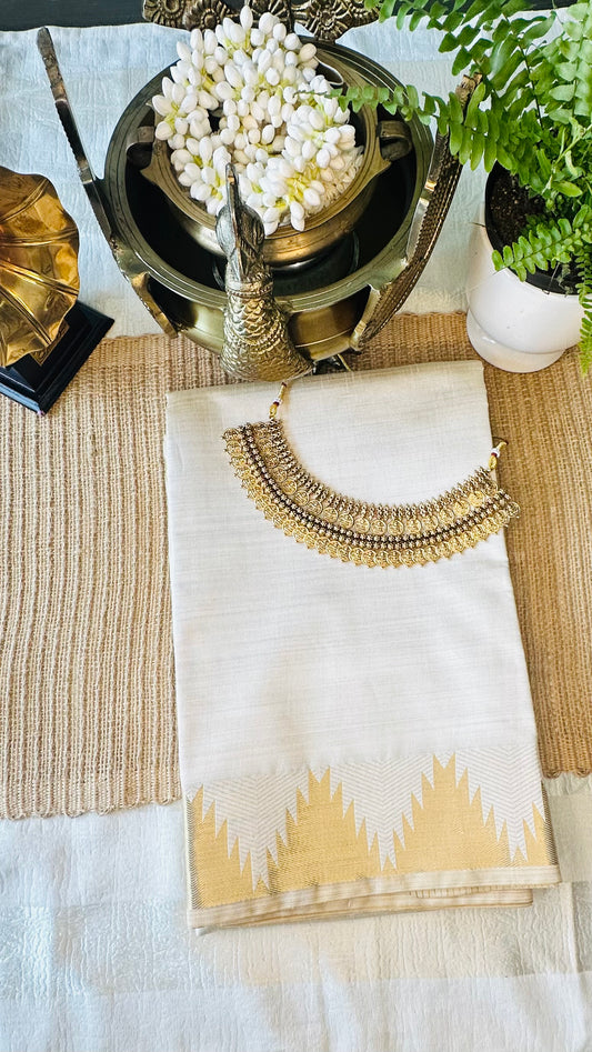 Kerala Kasavu Saree – Traditional Ivory & Gold Saree for Onam | The Zaree Collective