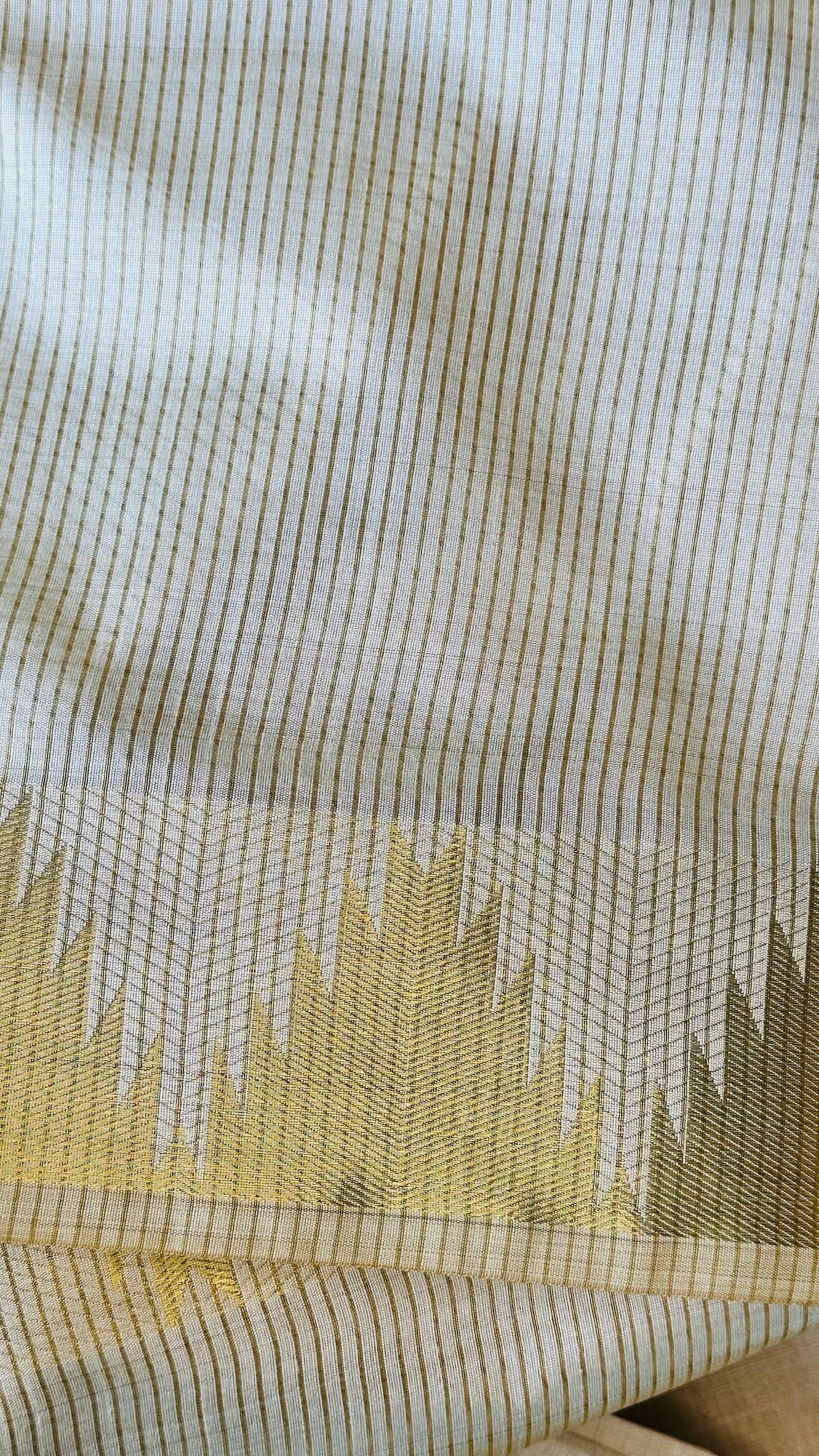 Kerala Kasavu Saree – Traditional Ivory & Gold Saree for Onam | The Zaree Collective