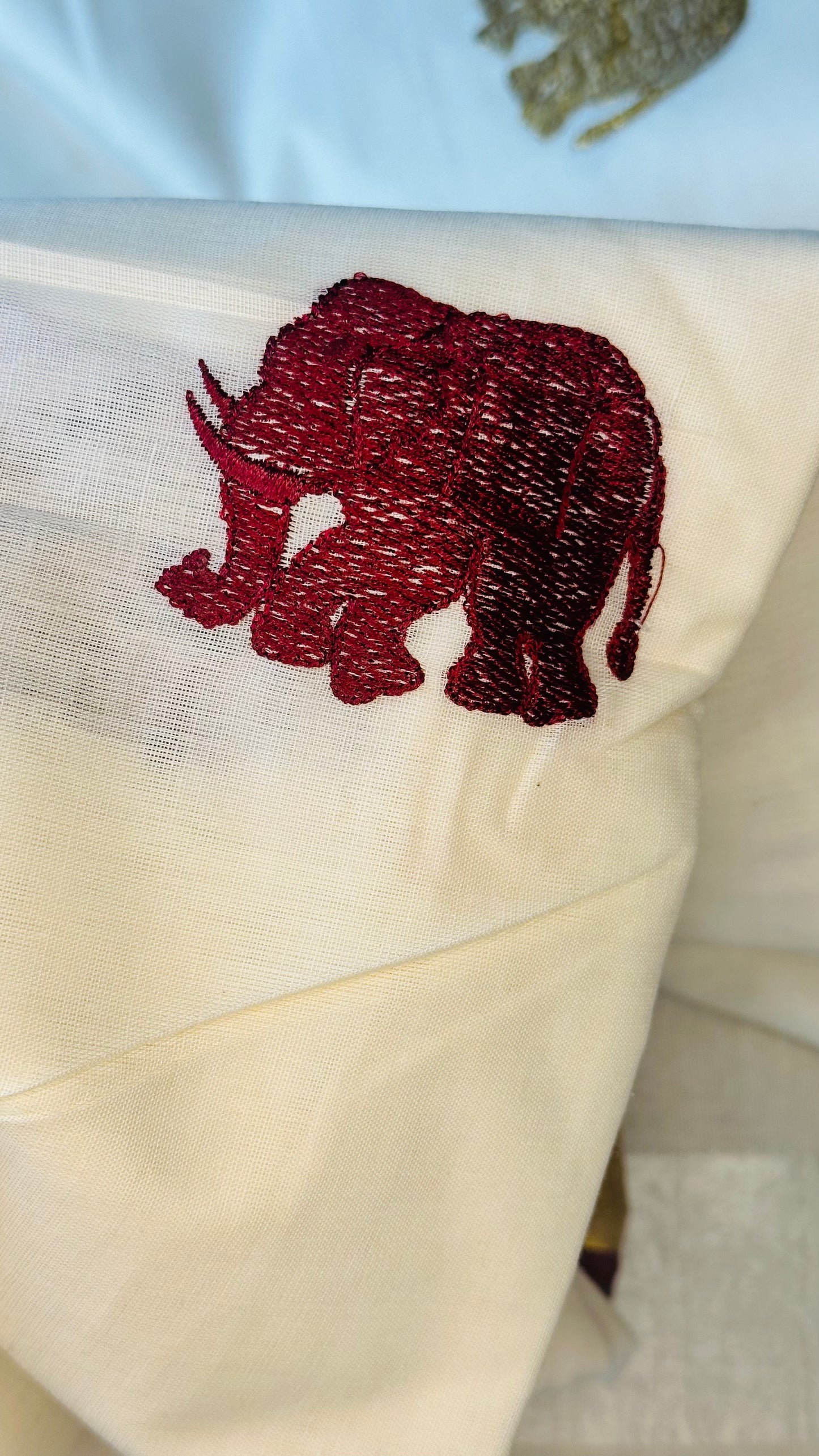 Handwoven Kerala Kasavu Saree – Elegant Saree with Red & Golden Border