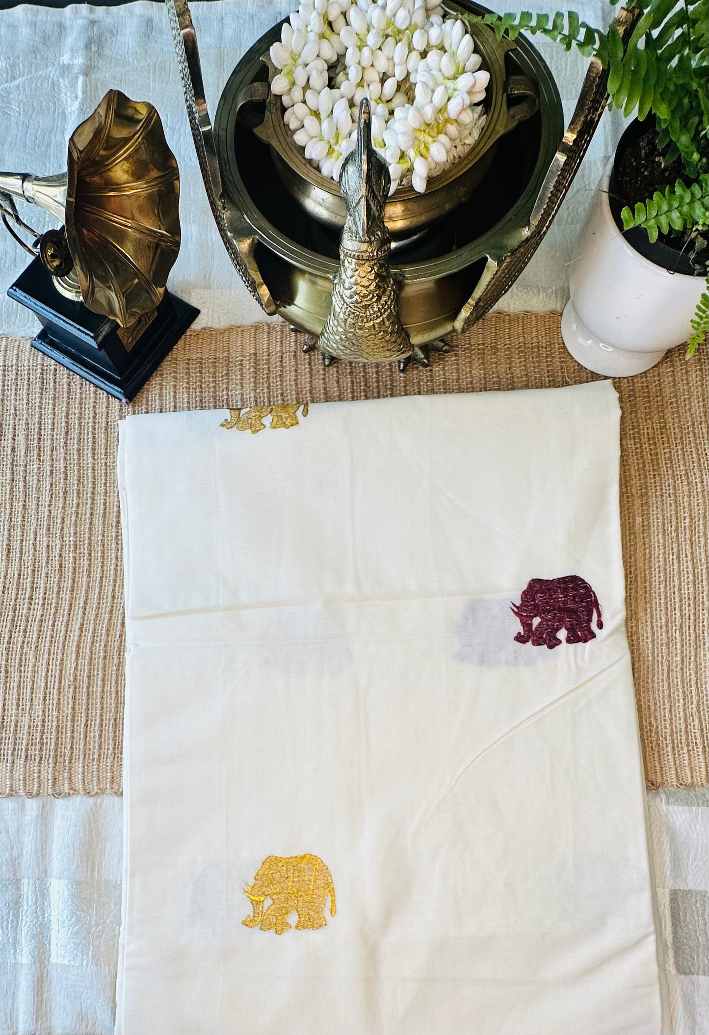 Handwoven Kerala Kasavu Saree – Elegant Saree with Red & Golden Border