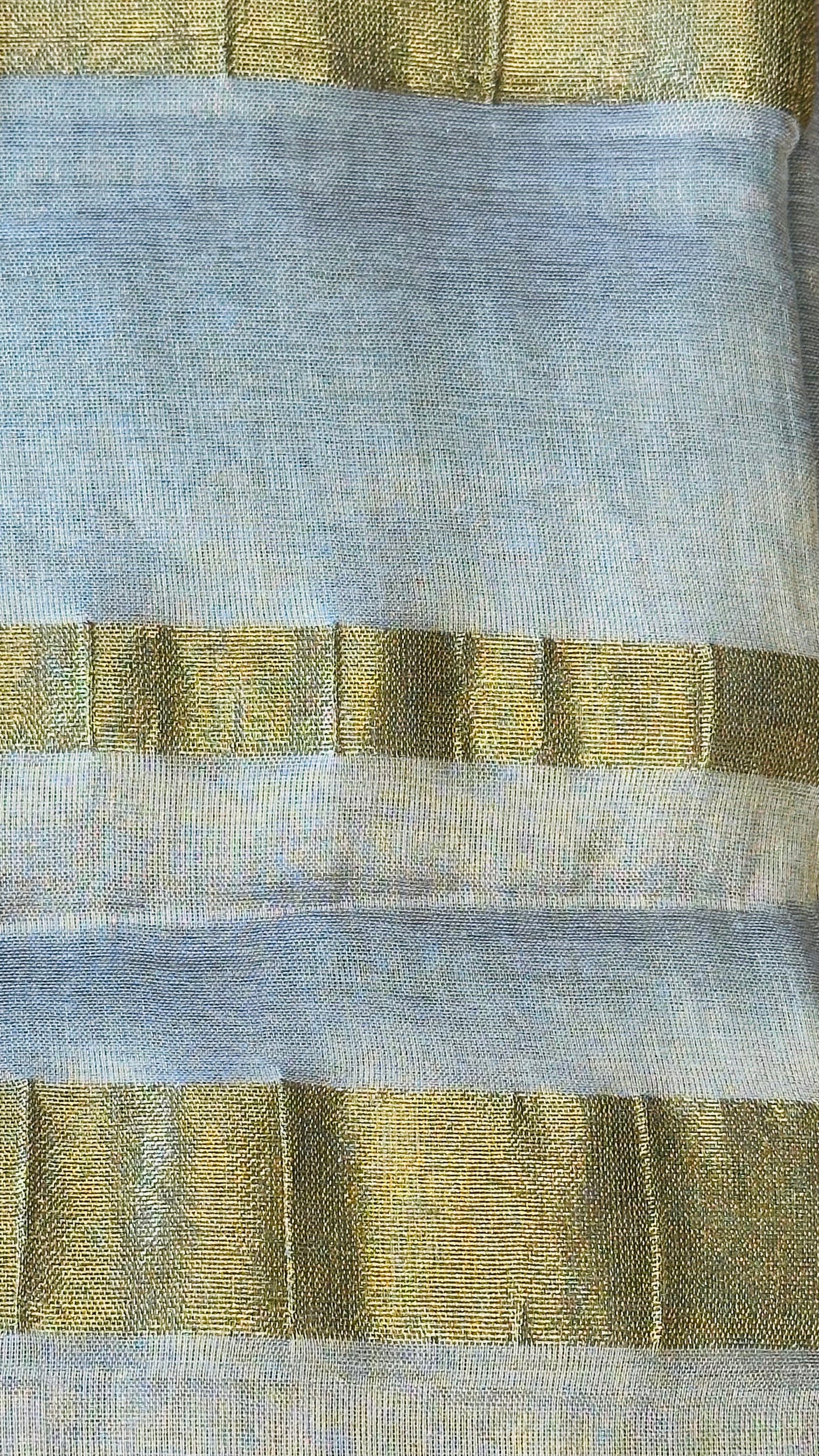 "Aura" Tissue Kerala Saree