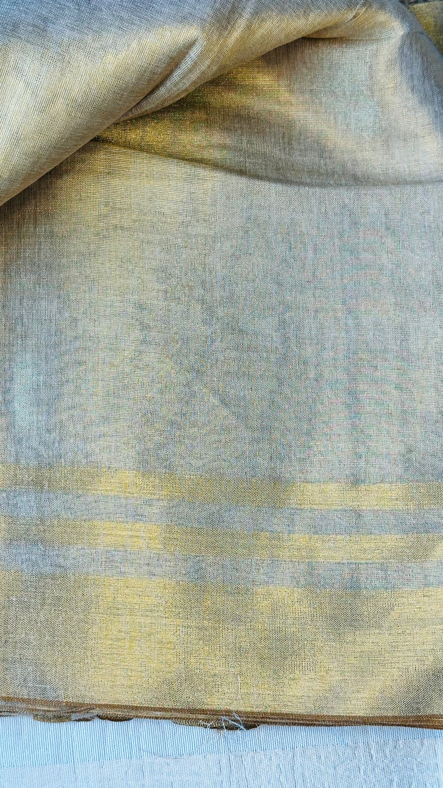 "Aura" Tissue Kerala Saree